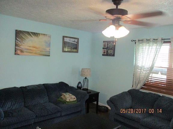3rd image of 218 Greenhill Way