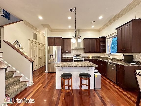 3rd image of 3806 N Ashland Ave #3A