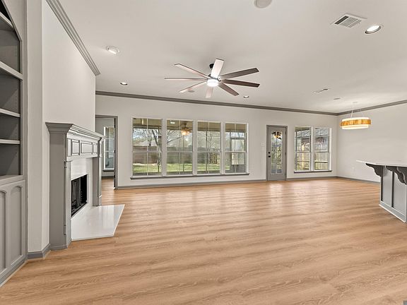 5th image of 3988 Meadow Ridge Dr