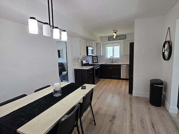 5th image of 2475 Ridge Ave