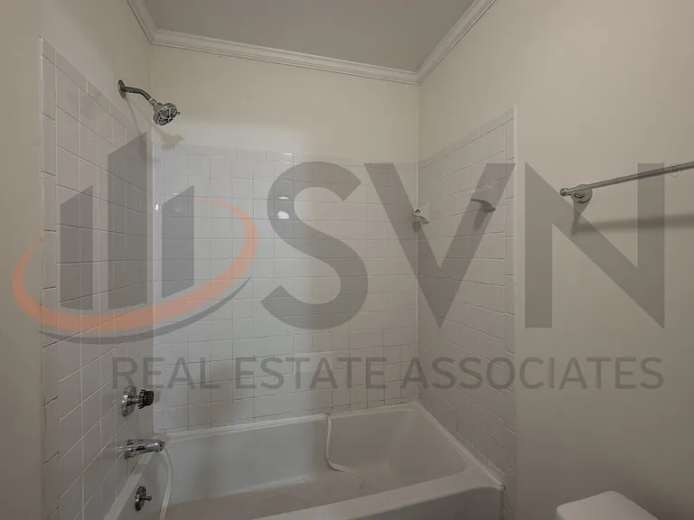 130 Kingsbury Dr — Photo 9