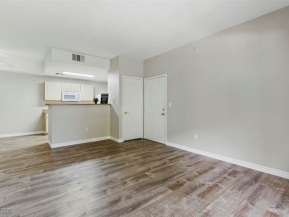 5th image of 8250 N Grand Canyon Dr Unit 1123