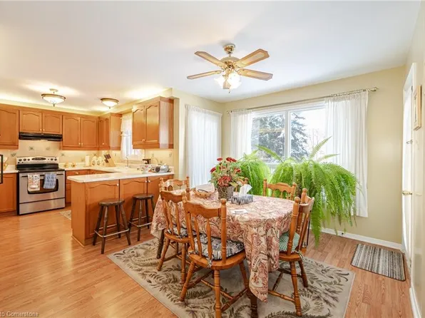 4408 Beacon Ln, Mississauga, ON L5C 4J7