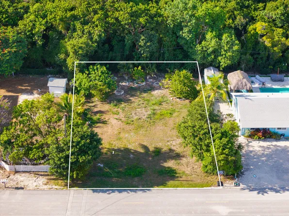 23 Palm Dr, Key Largo, FL 33037