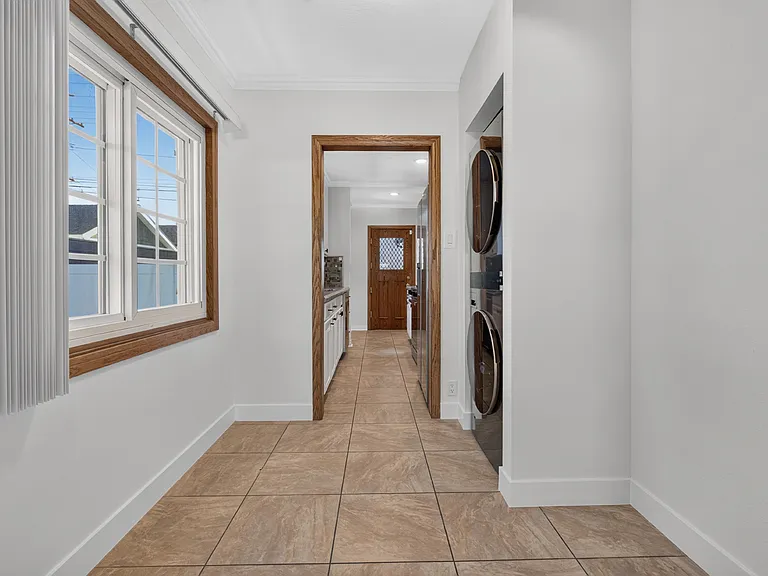 1811 N Avon St — Photo 9