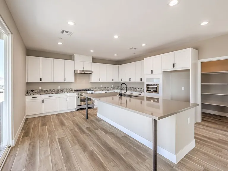724 Naples Ave — Photo 10