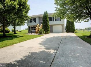 652 Greenfield Dr, Chambersburg, PA 17202