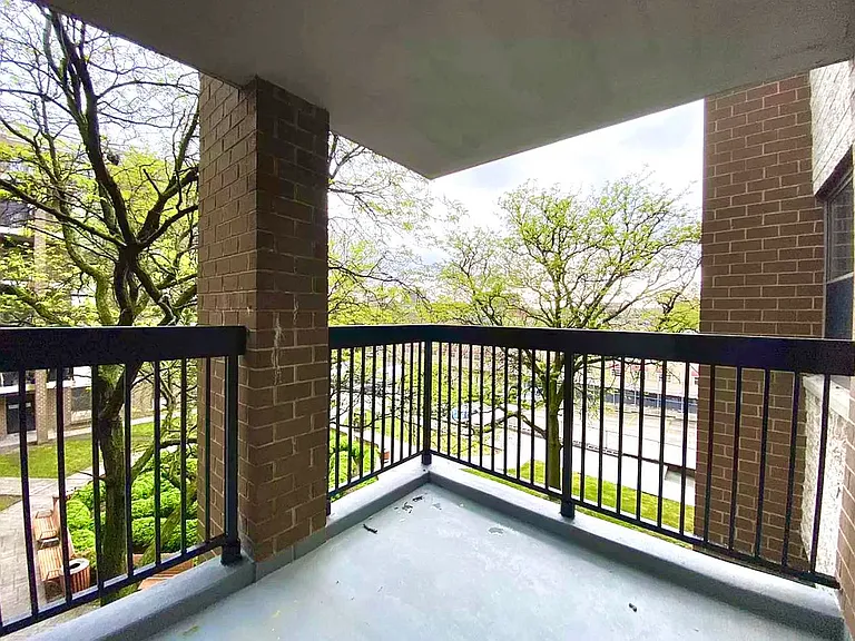831 Bartholdi St #4D — Photo 6
