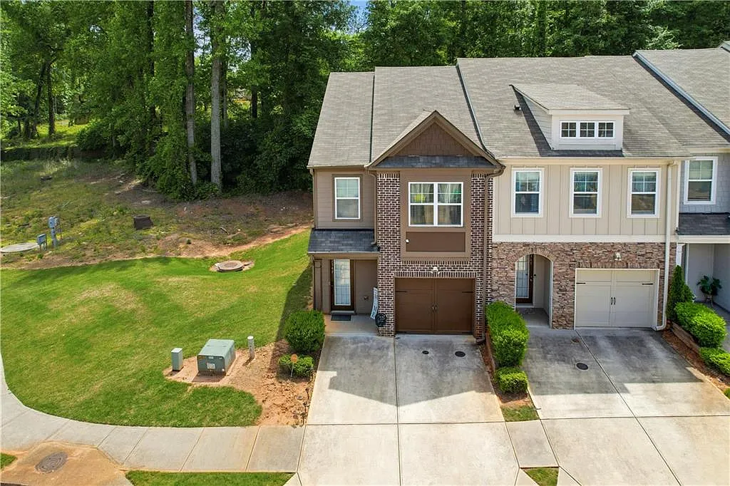 3 bed, 2.5 bath, 1604 sqft, $2,150 — Photo 1