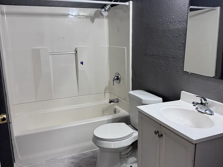 2607 S Ewing Ave — Photo 5