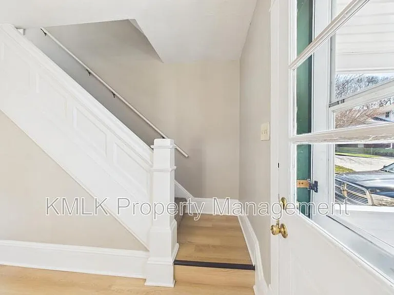 773 Montana Ave — Photo 17