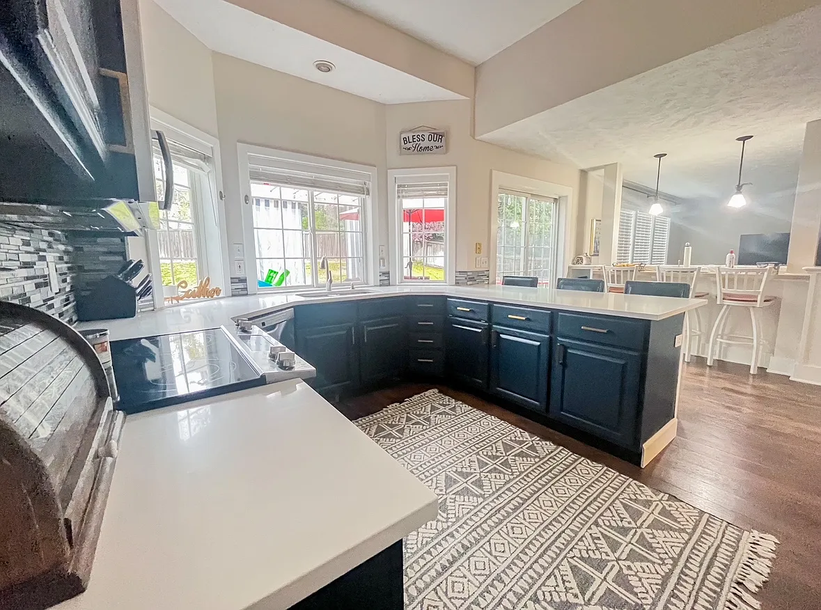5 bed, 2664 sqft, $3,495 — Photo 2