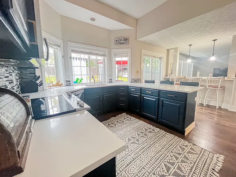 508 E Piper Glen Ct — Photo 2