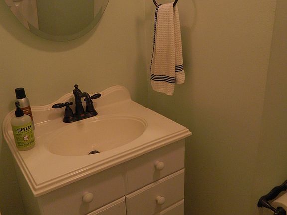 3rd image of 534 Confederate Dr