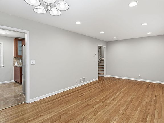 3rd image of 4411 Langdon Dr