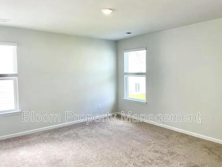 825 Kirby Ct — Photo 11