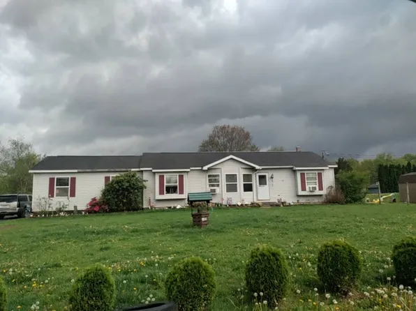 100 Twin Flower Cir, Kunkletown, PA 18058