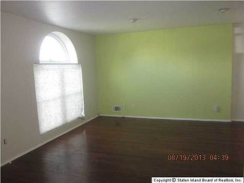 4th image of 102 Debbie St #A