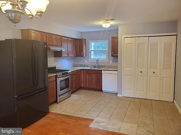 3rd image of 13769 Raywood Ct