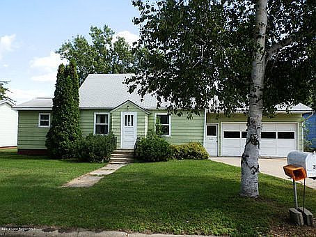 2nd image of 334 3rd Ave NE