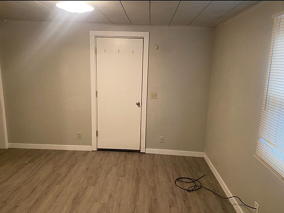 4th image of 121 NW 2nd St #2
