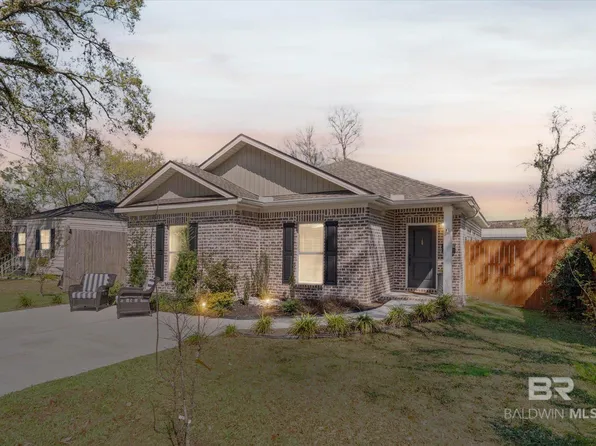 556 Shady Oak Dr, Mobile, AL 36608