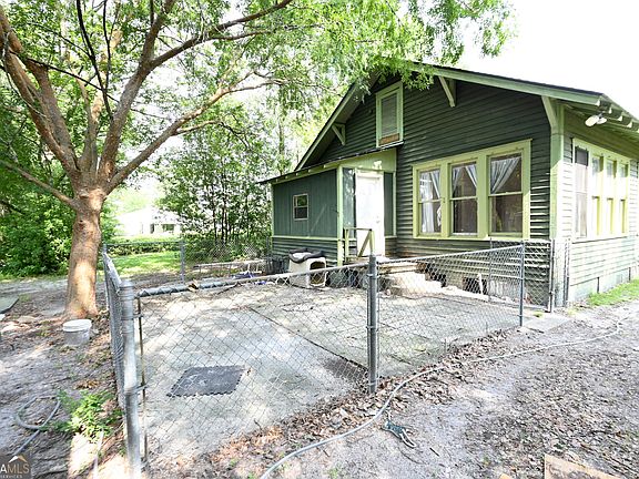 4th image of 1303 Carswell Ave