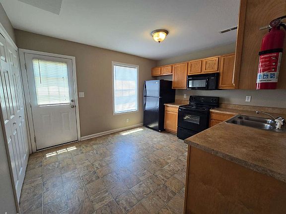 3rd image of 248-2B Executive Ave