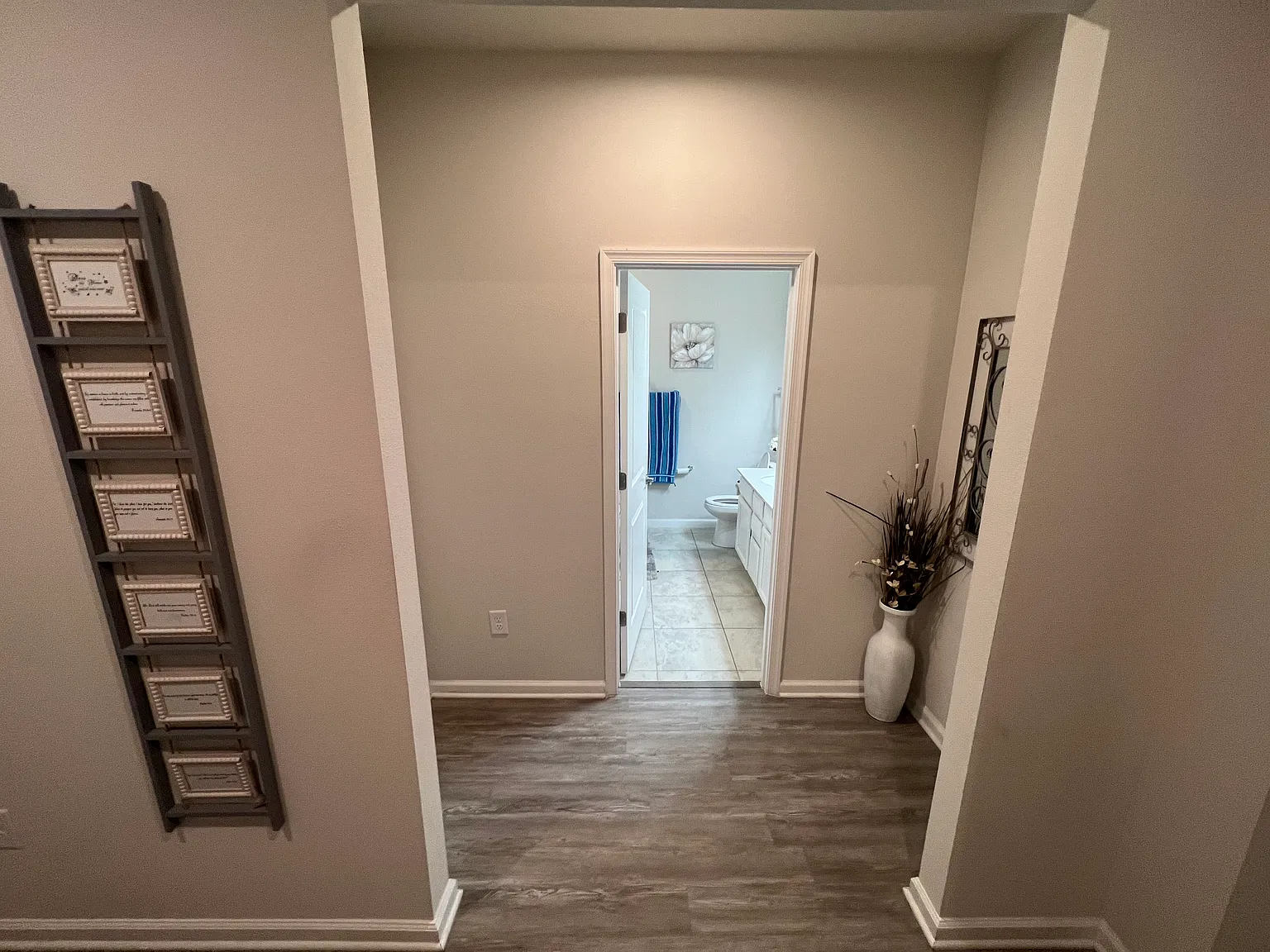3 bed, 2018 sqft, $2,450 — Photo 4