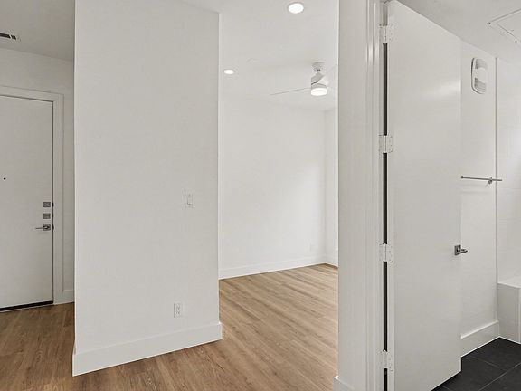 5th image of 2217 N Fitzhugh Ave #302
