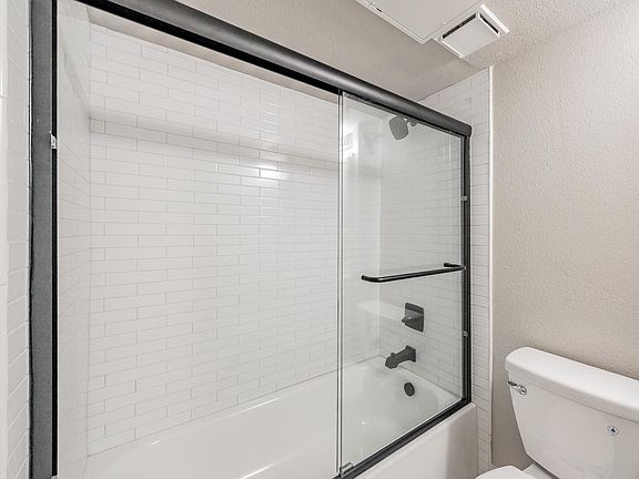 2nd image of 3008 McPherson Ave APT B