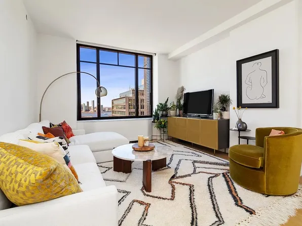 110 Charlton Street image 1 of 11