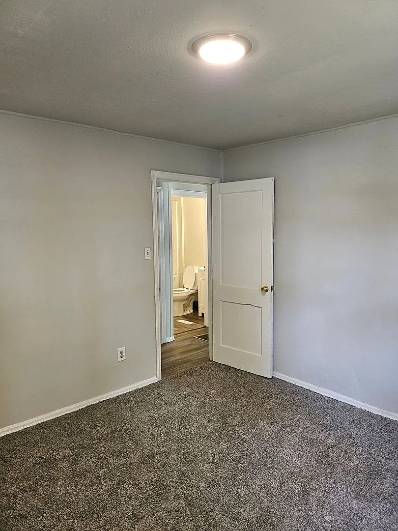 2 bed house with a garage EHA Approved — Photo 2