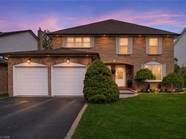 3277 Folkway Dr, Burlington, ON L7M 3J2