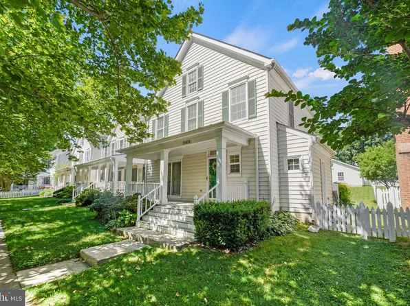 20404 Plainfield St, Ashburn, VA 20147