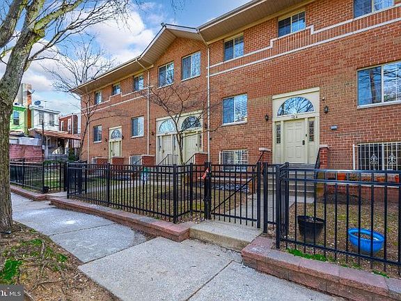 3rd image of 2751 Pennsylvania Ave #B103