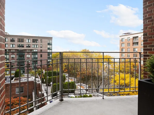 2 South End Avenue image 3 of 16