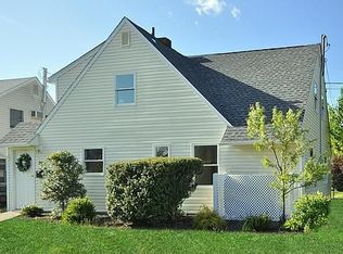 25 Blacksmith Rd, Levittown, NY 11756