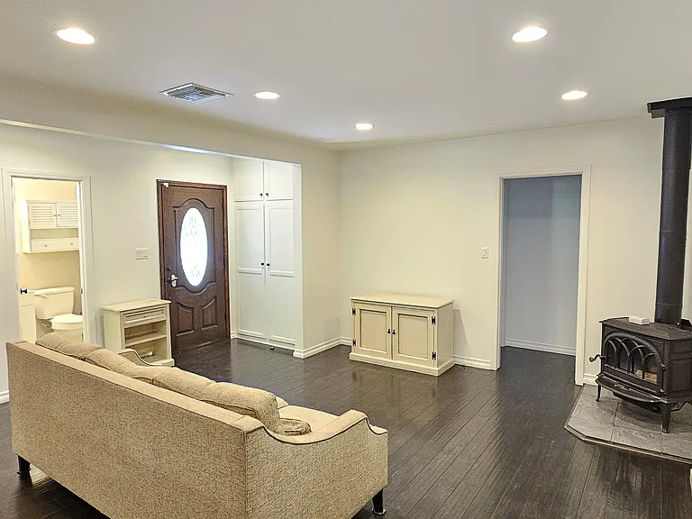 14936 Wolfskill St — Photo 4