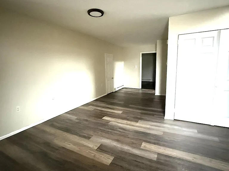 735 Main St #3 — Photo 3