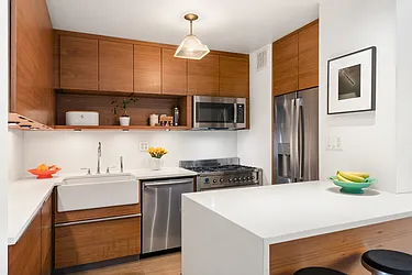 2 Charlton Street, #4C