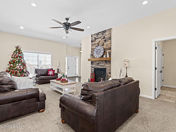 5th image of 1705 Jaxon Way