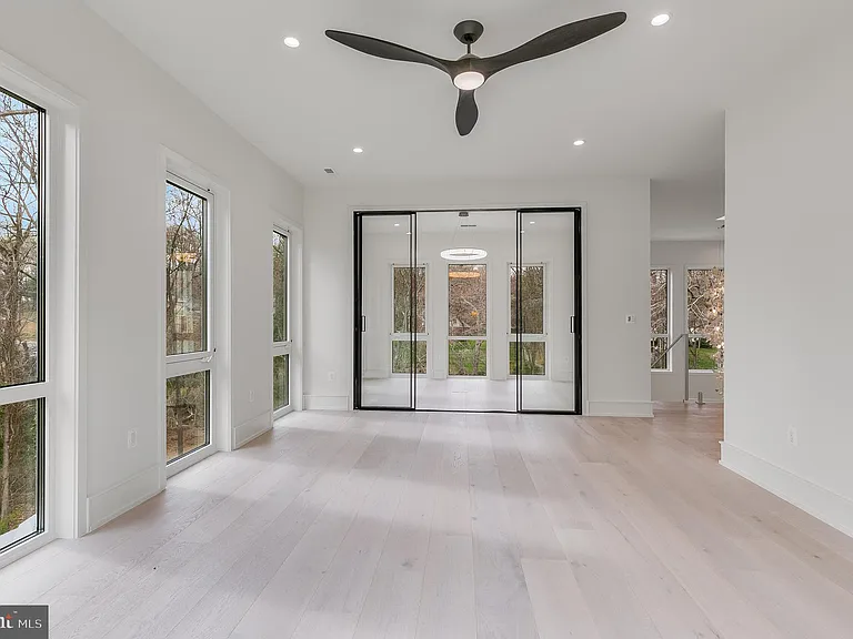 8757A Brook Rd — Photo 22