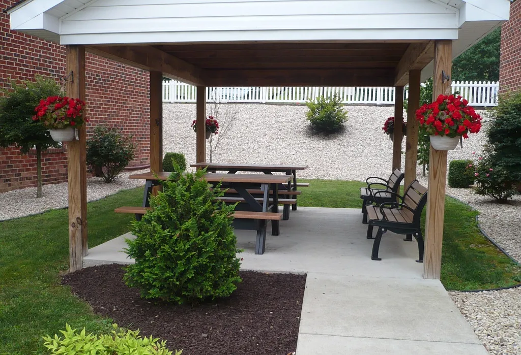 Craigmont Manor Apartments — Photo 3