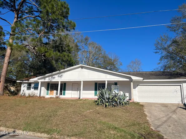 2102 Sheppard Blvd, Picayune, MS 39466