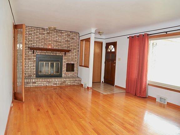 4th image of 24755 Hill Ave