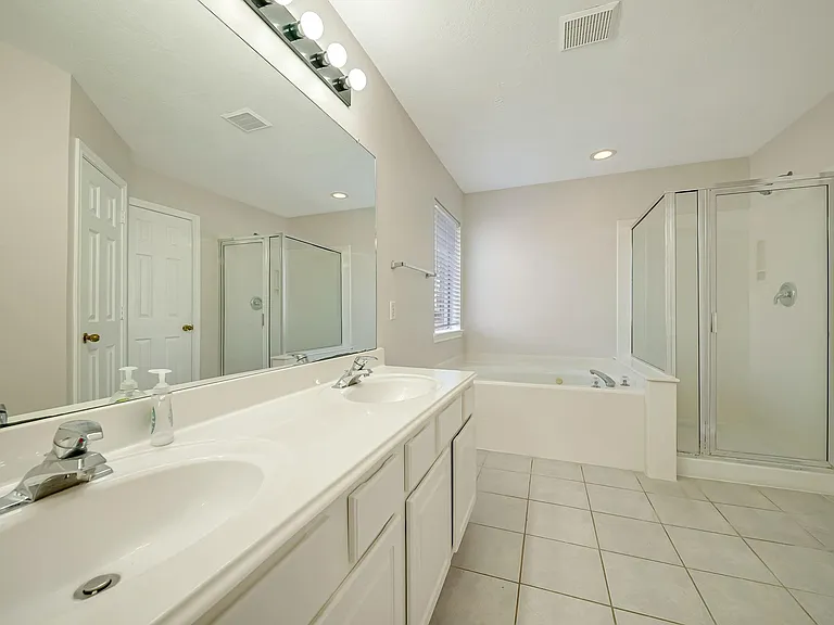 15311 Bronze Leaf Ct — Photo 11