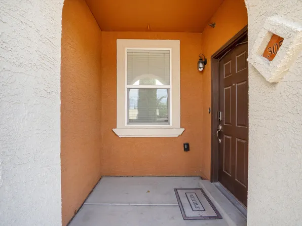 601 Menaul Blvd NE Unit 305, Albuquerque, NM 87107