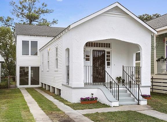 2nd image of 2516 Elder St