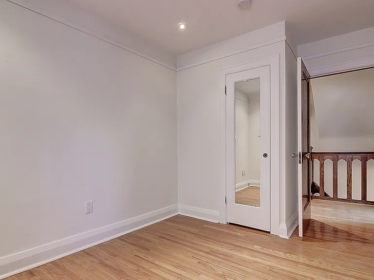 138 Fallingbrook Rd — Photo 22